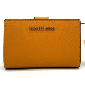 Michael Kors Medium Bifold Zip Chain Wallet Cider